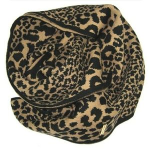 Michael Kors Infinity Loop Scarf